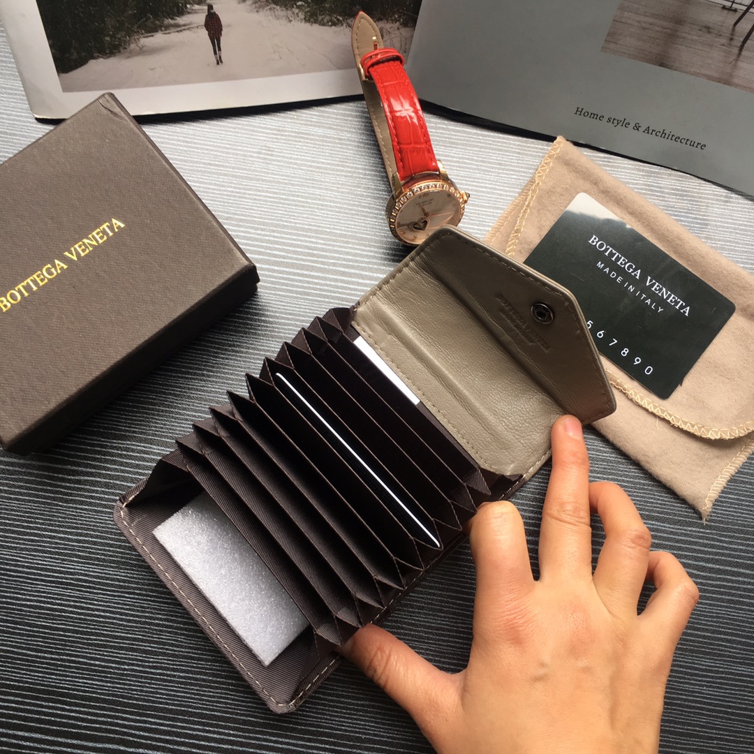 個性的なデザ 人気ブランドボッテガヴェネタ Bottega Veneta 実物の写真 N品スーパーコピー代引き対応国内発送後払い安全必ず届く優良サイト
